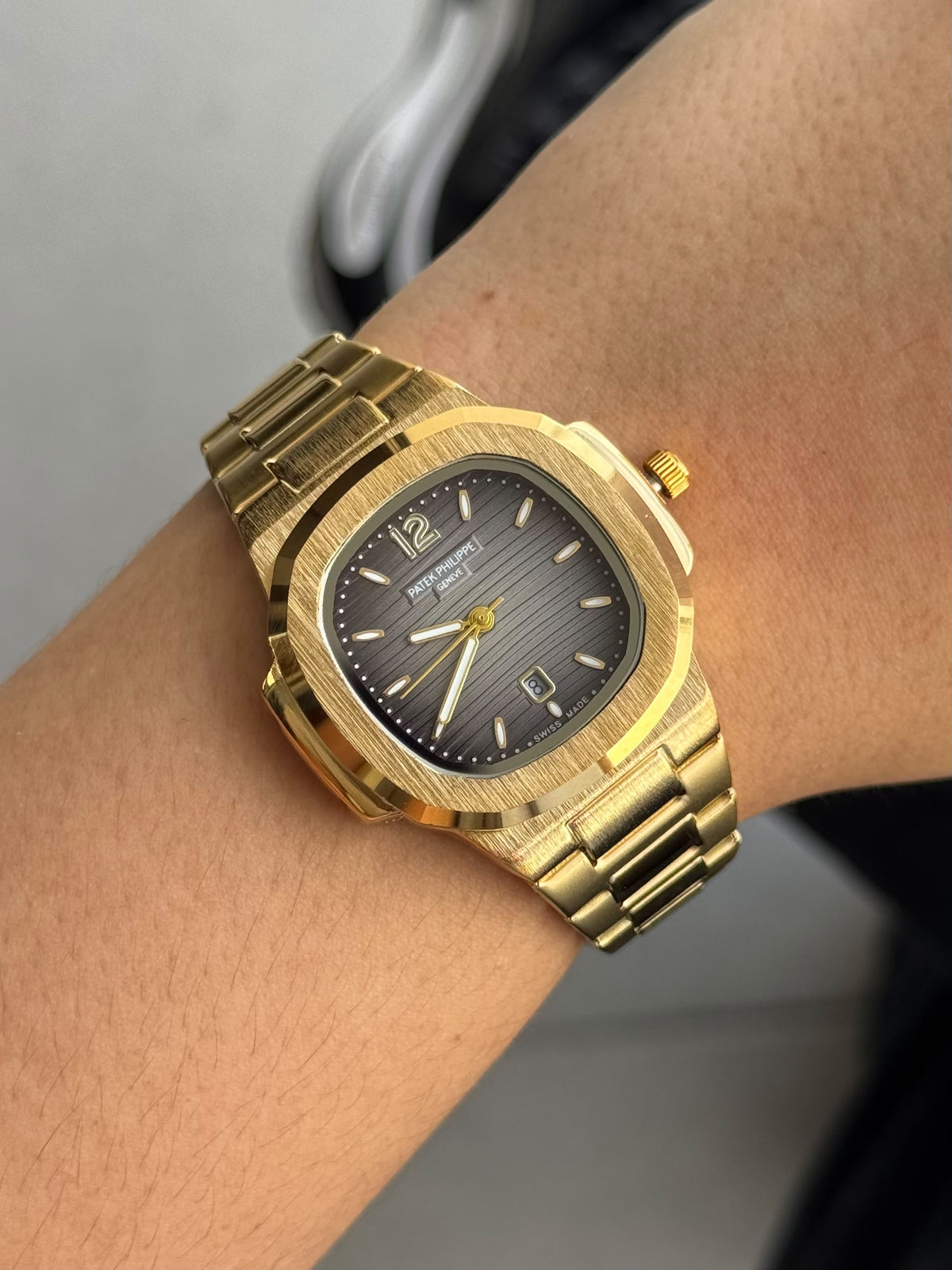Ptk Mujer Dorado Tablero Girs Oscuro