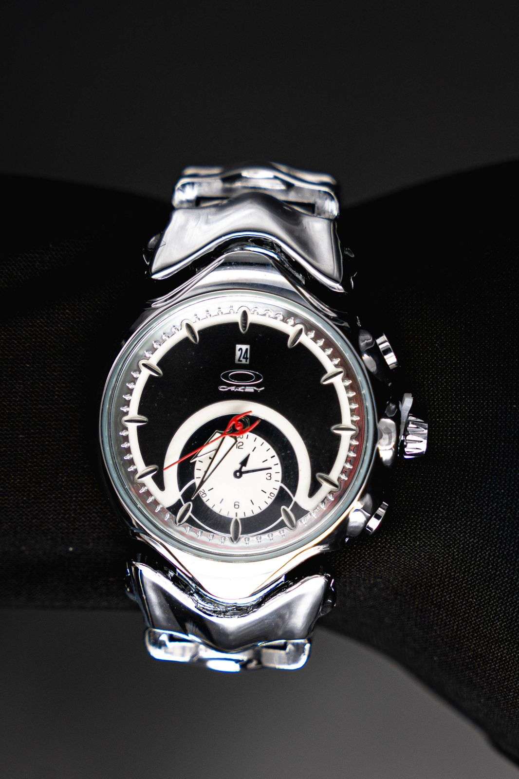 Okey Judge Plateado Tablero Negro Blanco