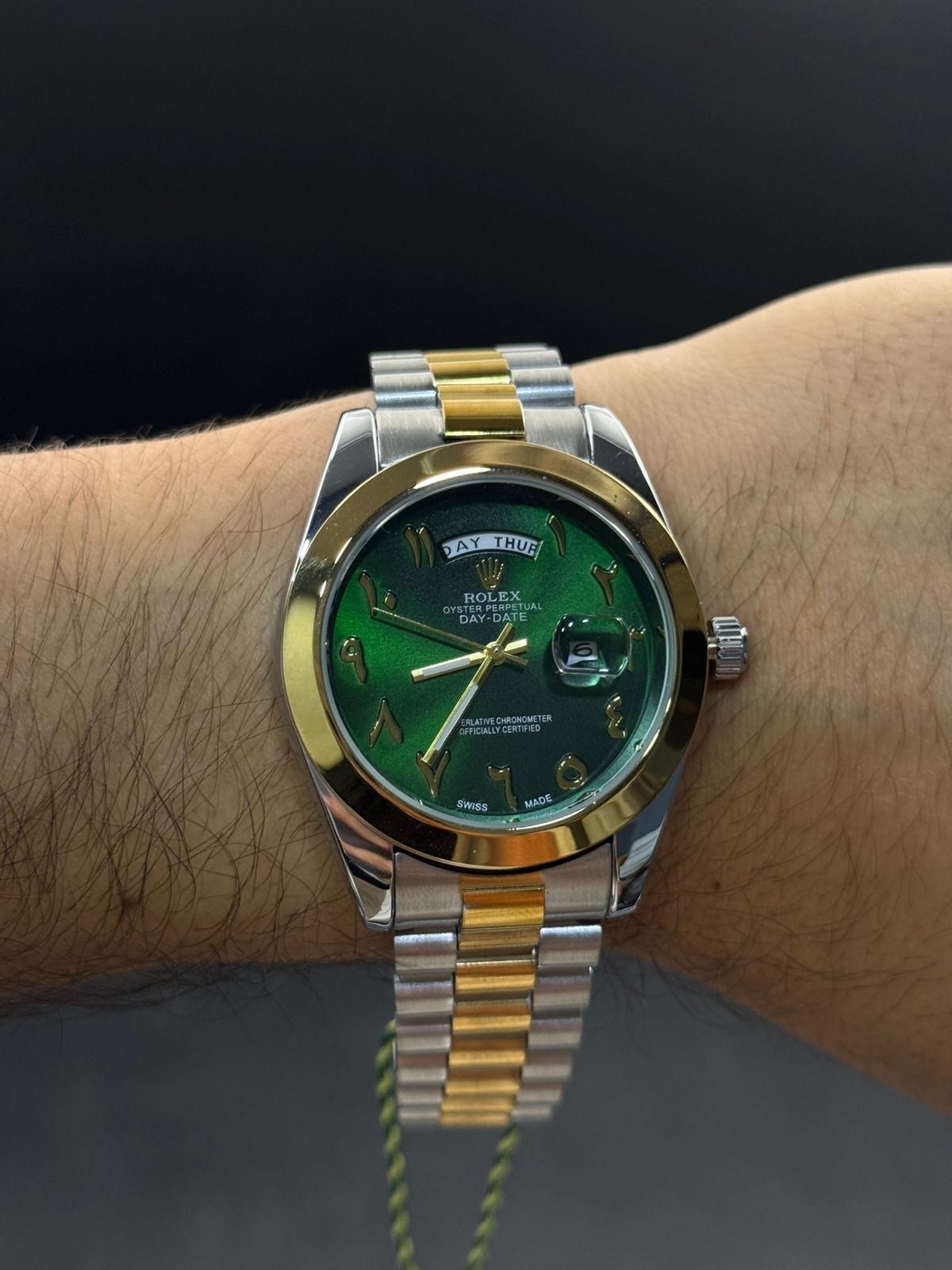 Rlx Arabe Liso Bicolor Dorado Tablero Verde