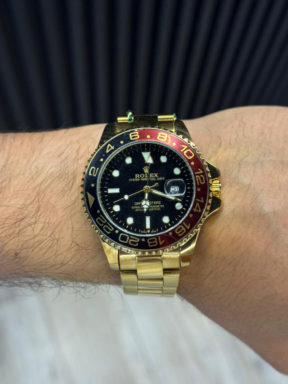Rlx GMT 2 Dorado Tablero Negro Bisel Negro Rojo