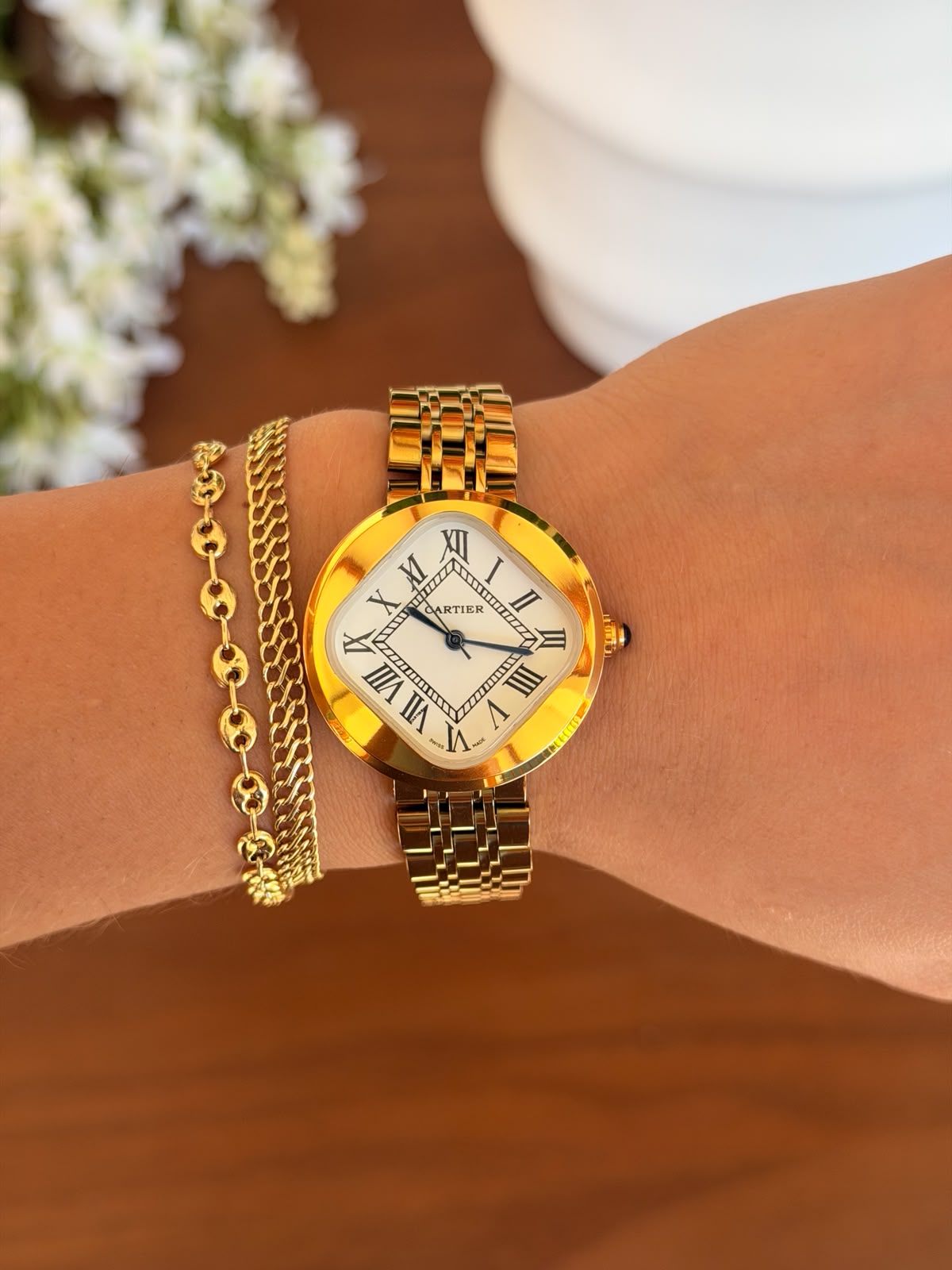 Crtr Mujer Dorado Tablero Blanco