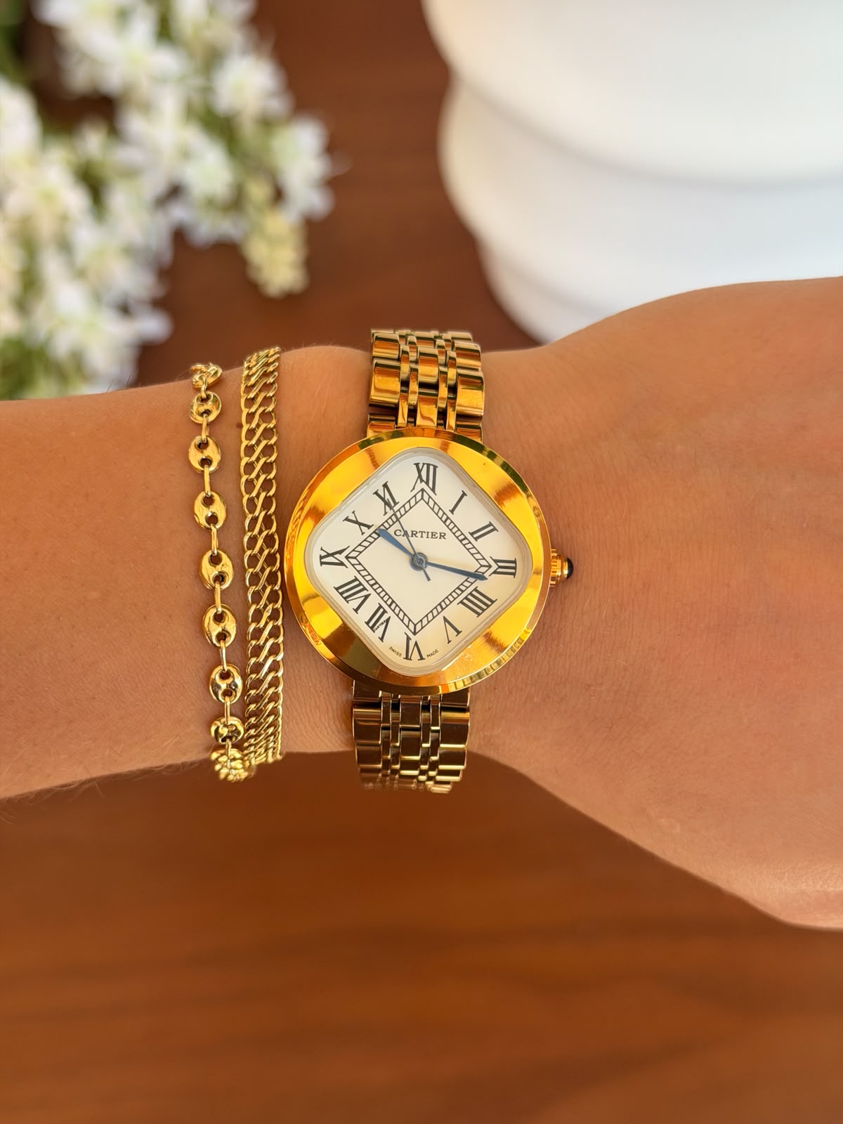Crtr Mujer Dorado Tablero Blanco