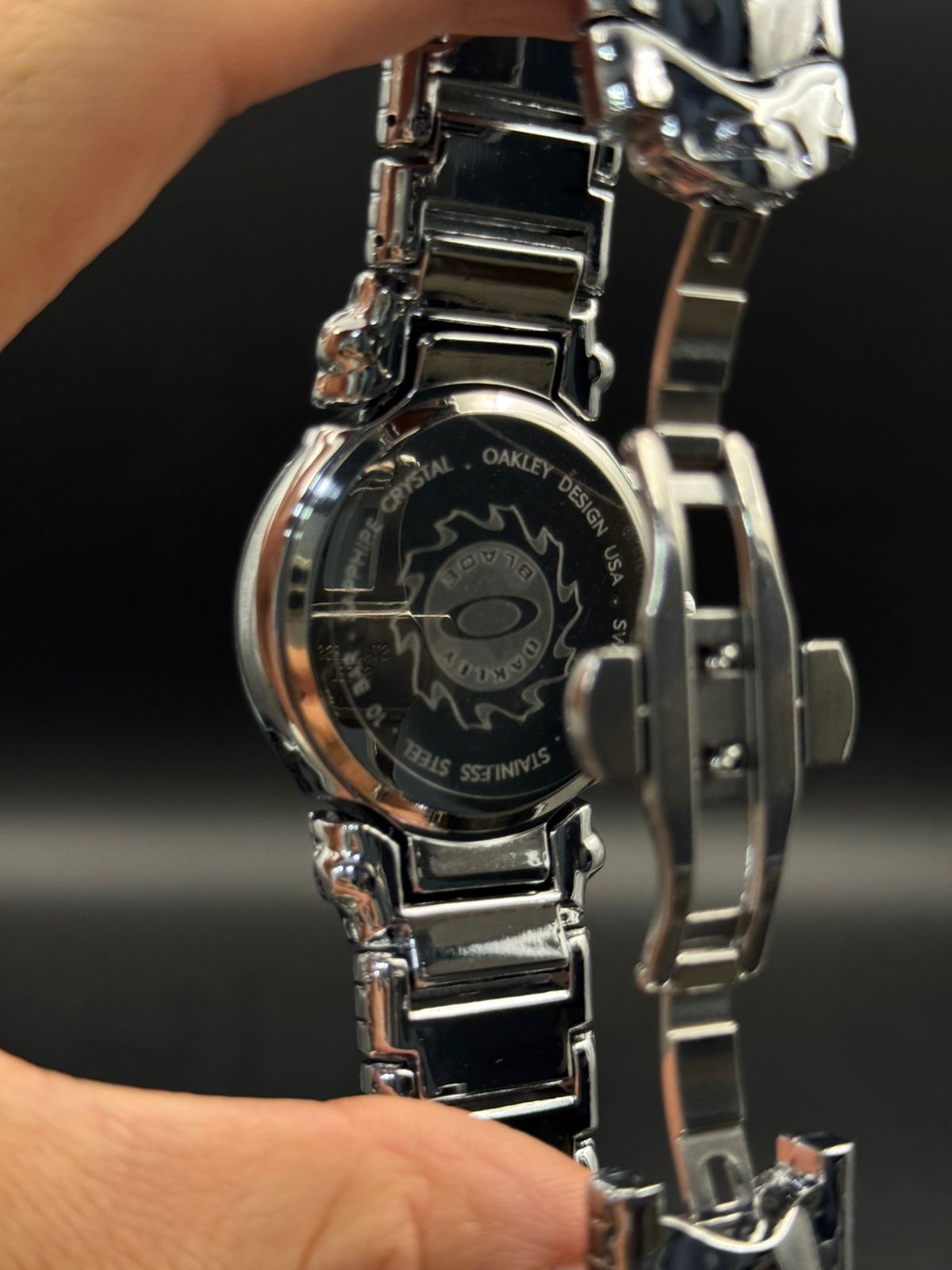 Okey Judge Plateado Tablero Negro Blanco