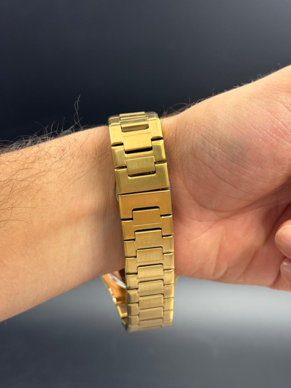 Admrs Oak Metalico Dorado Tablero Dorado