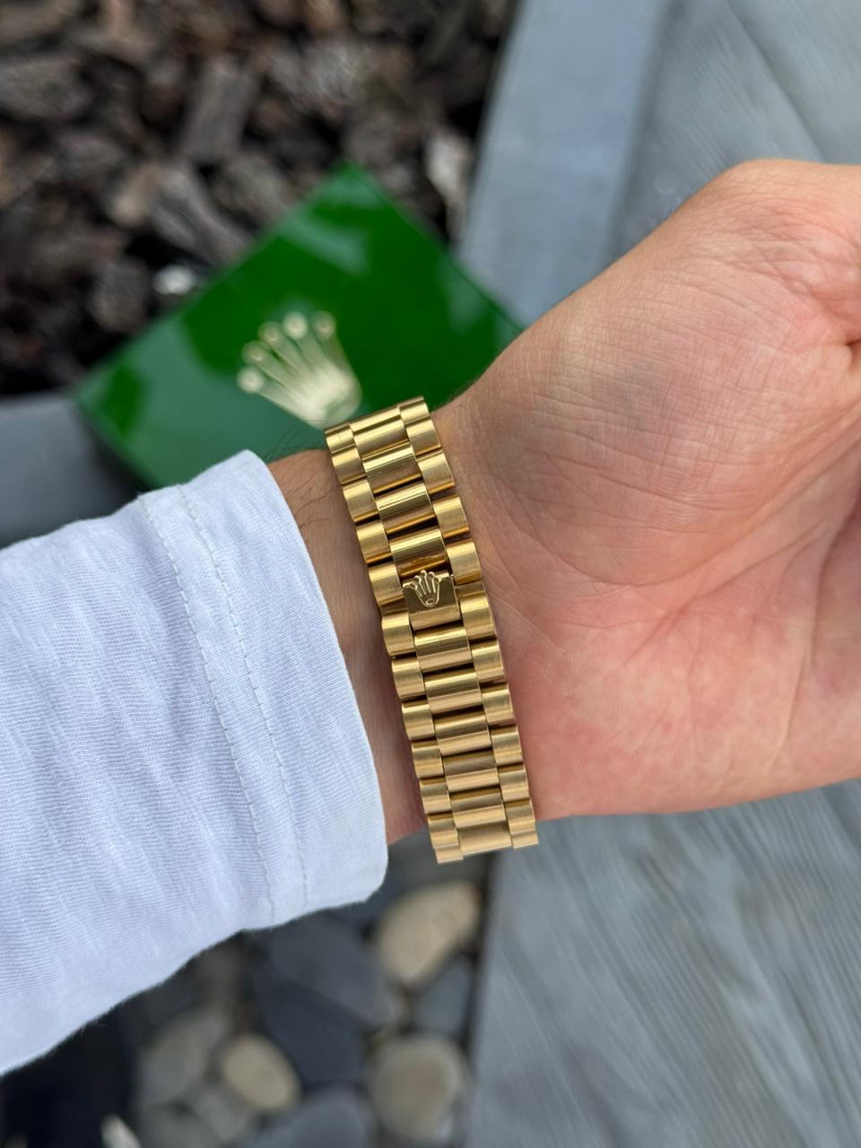 Rlx Roman Liso Dorado Tablero Dorado