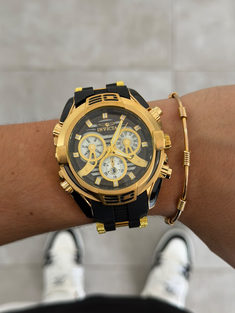 Invct Aviator Goma Negra Tablero Blanco Dorado Negro