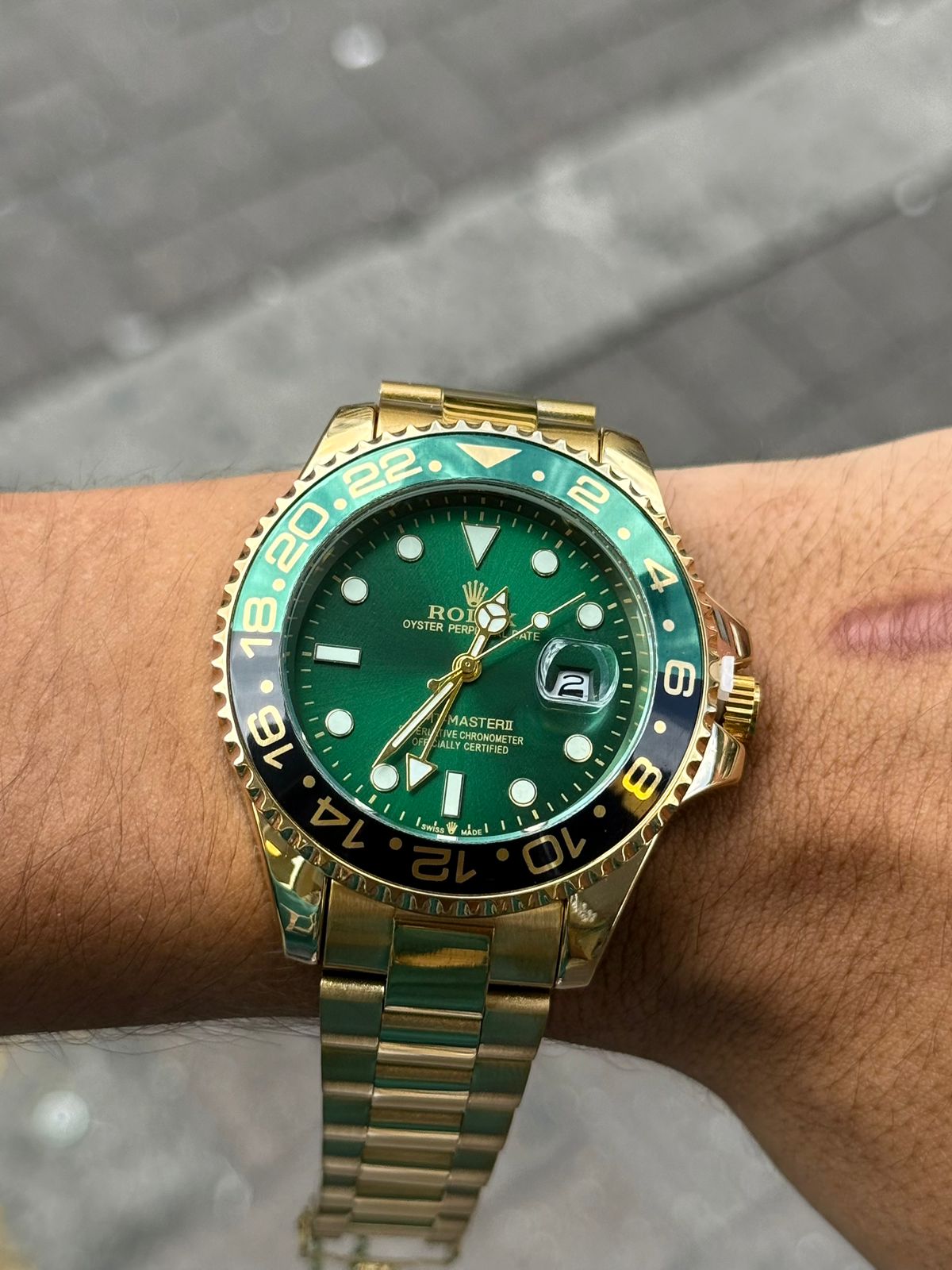 Rlx GMT 2 Dorado Tablero Verde Bisel Verde Negro