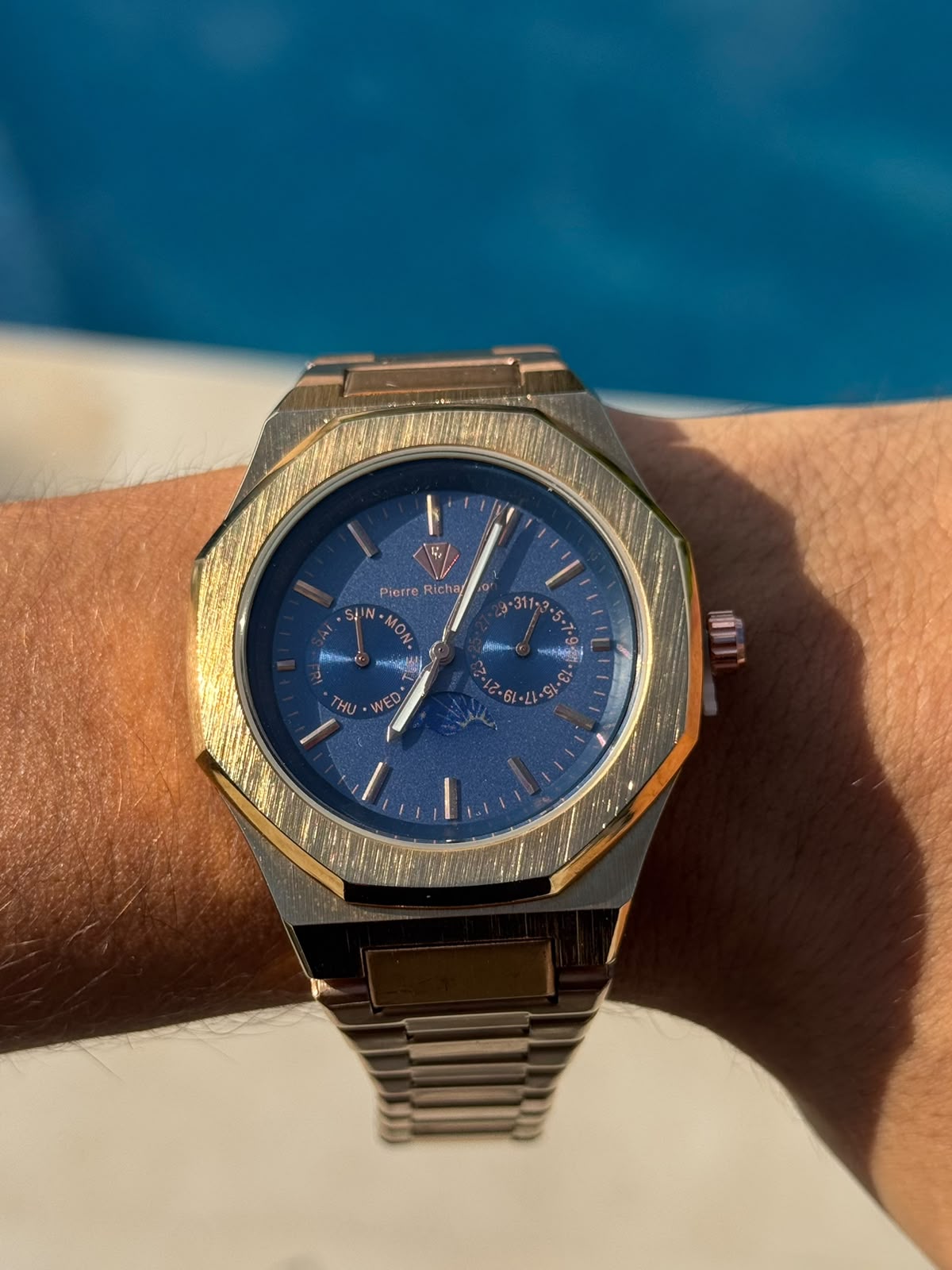 Prr Rchrdson Dorado Tablero Azul