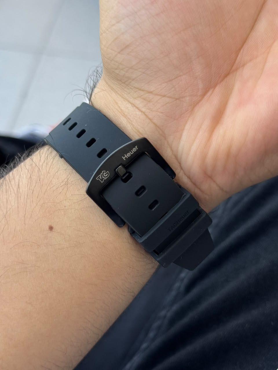 TAG Hr Formula 1 Goma Negra Cronógrafo Funcional Tablero Plateado Negro Azul
