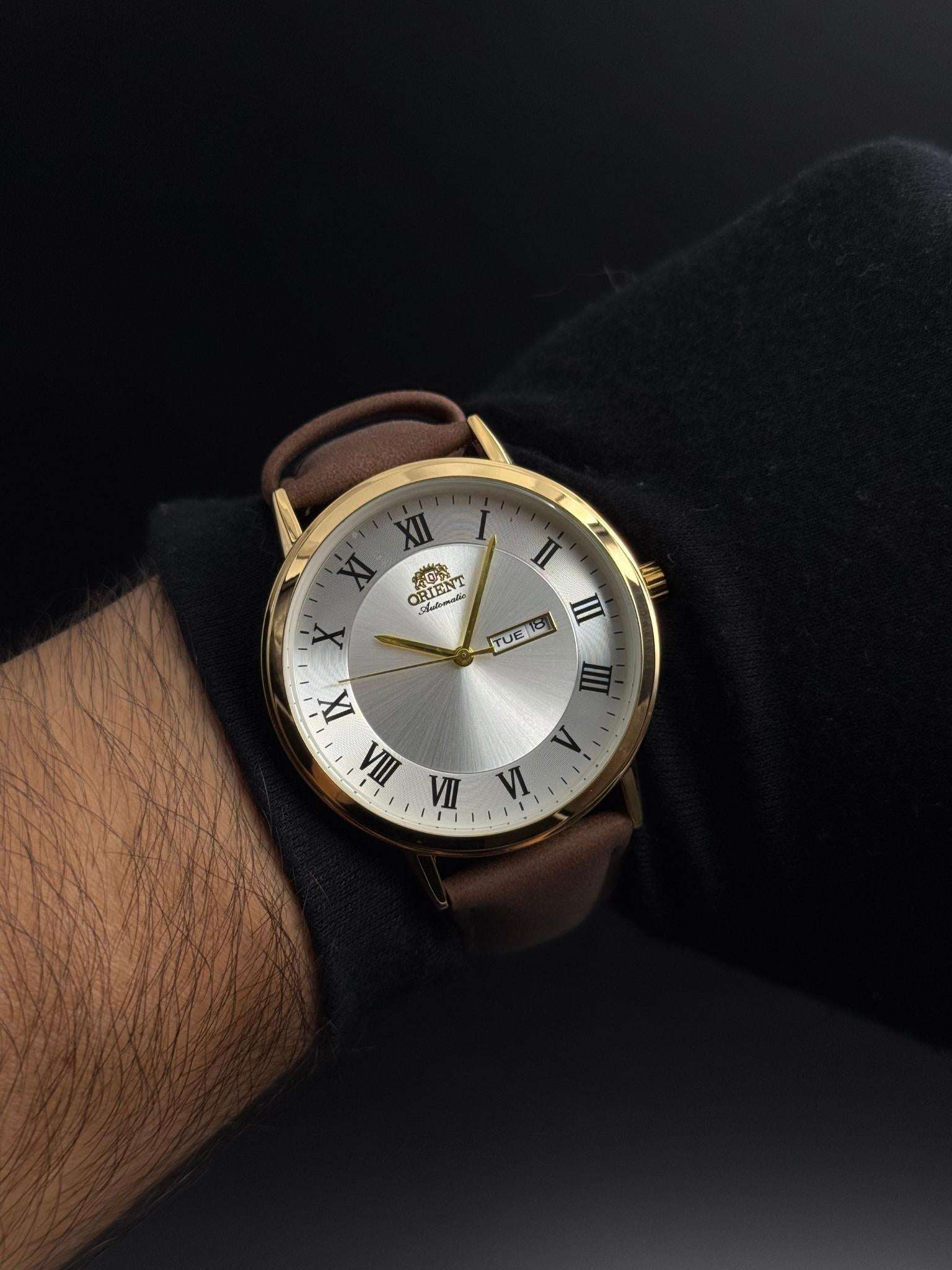 ORNT Cuero Café Oscuro Dorado Tablero Plateado