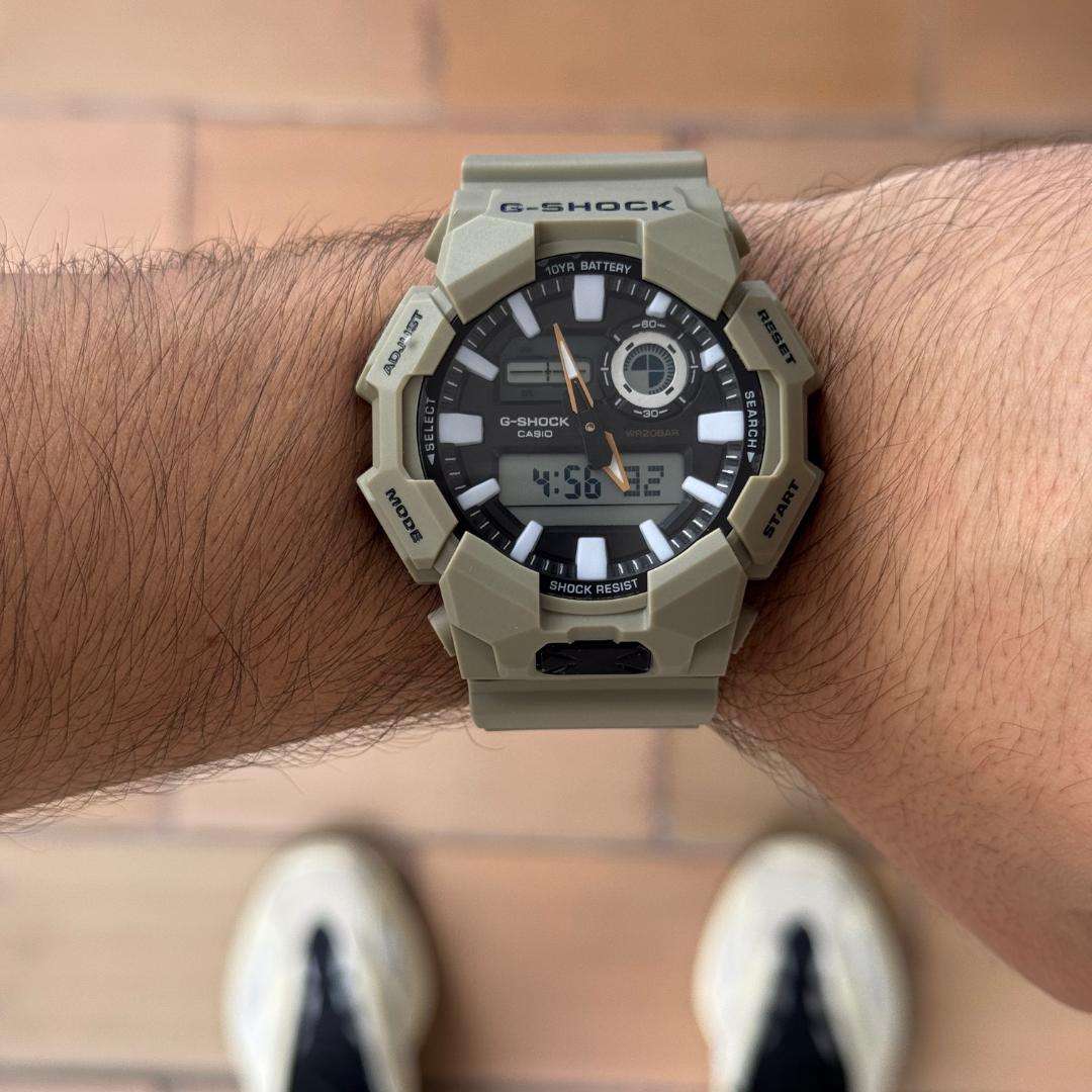 G-Shck GA-0105 Beige Tablero Negro