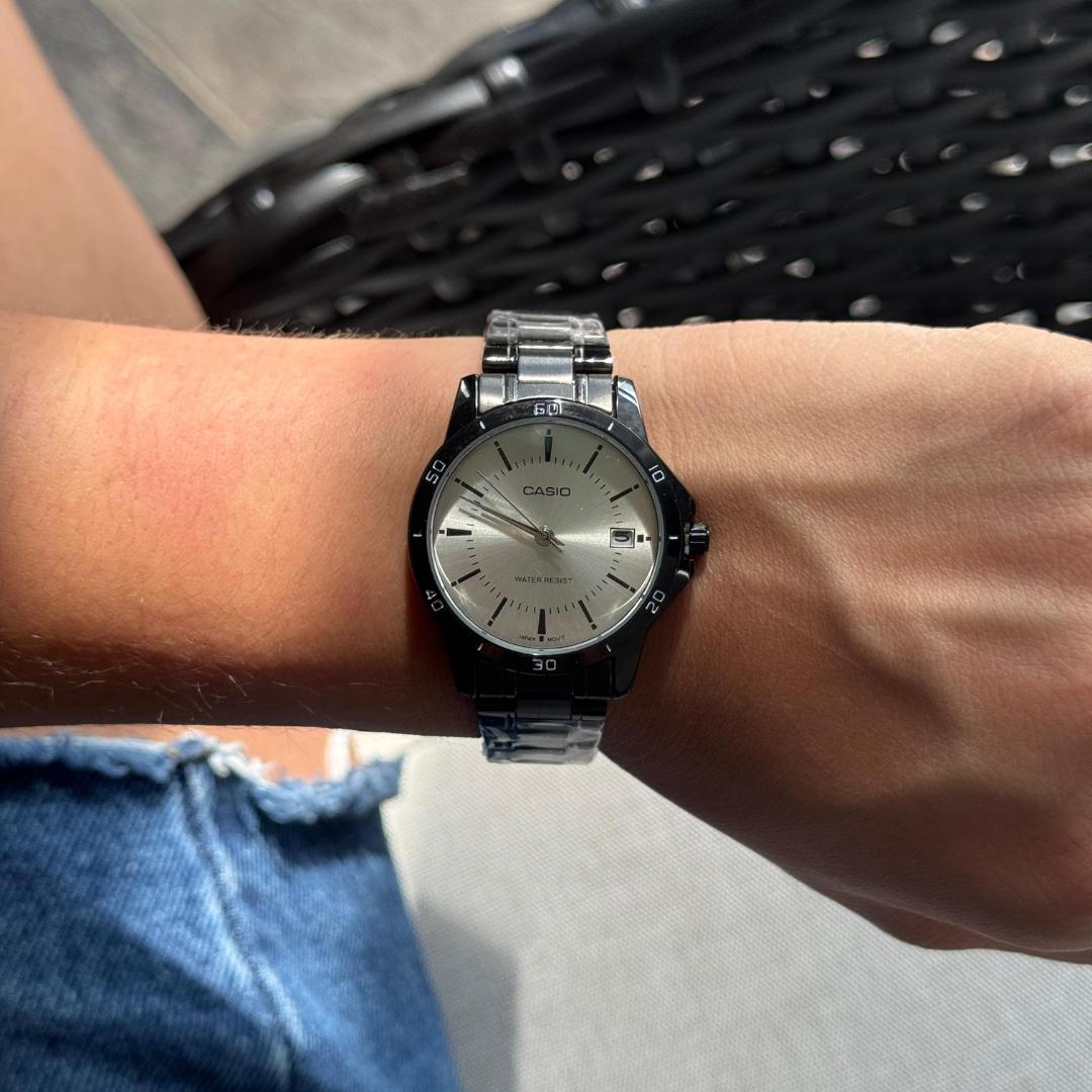 Cso Mujer Clásico Negro Tablero Plateado