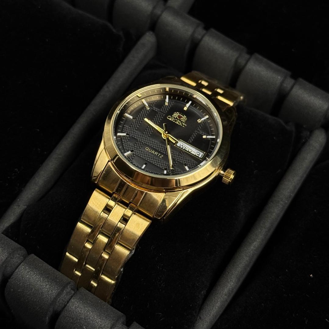 Ornt Mujer Dorado Tablero Negro