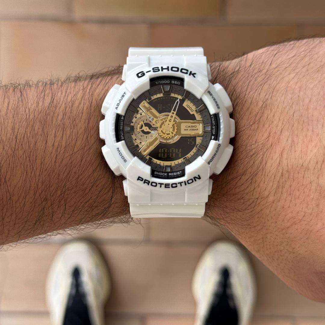 G-Shck GA-110 Blanco Tablero Dorado