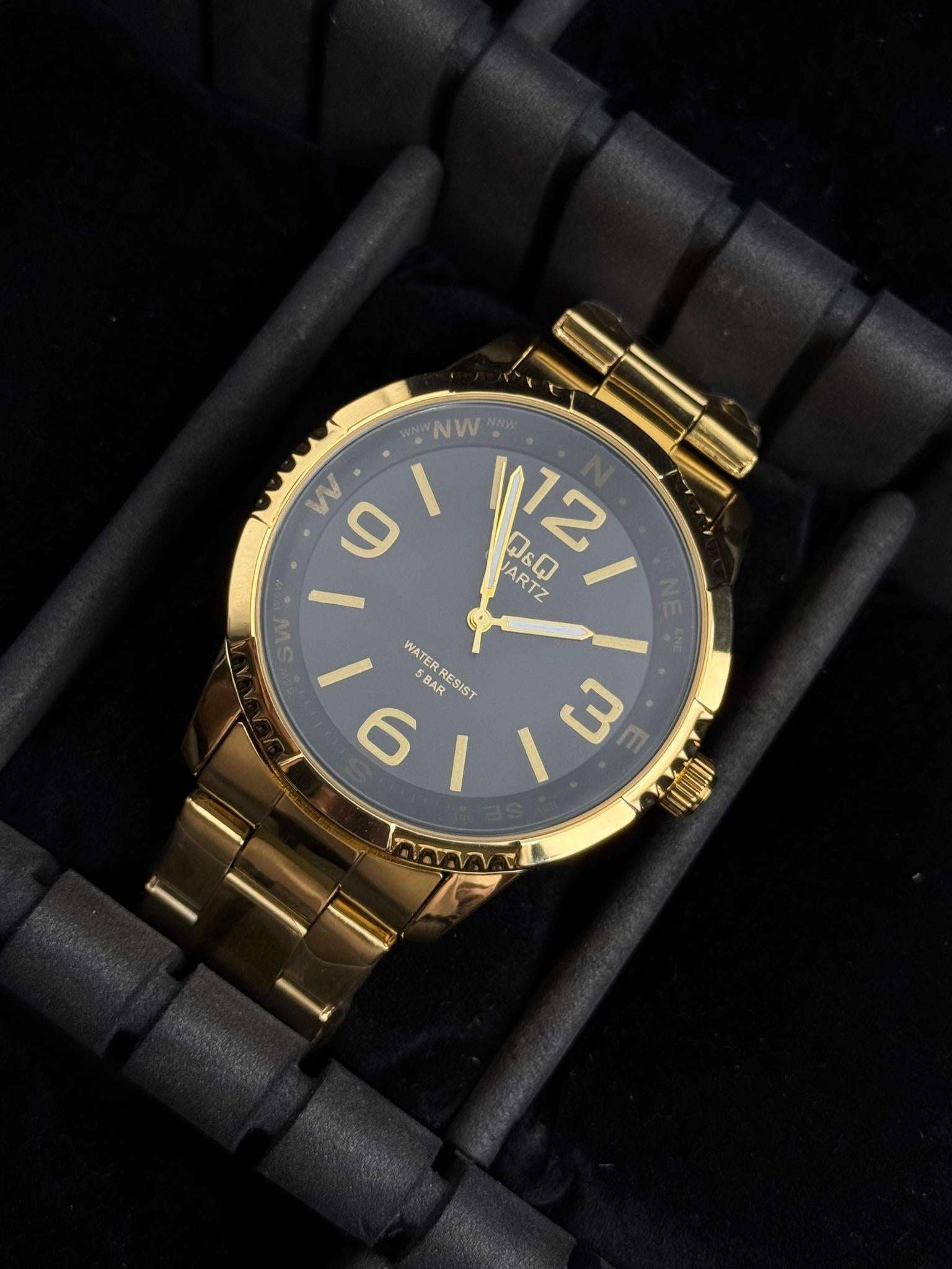 QYQ 6750 Dorado Tablero Negro