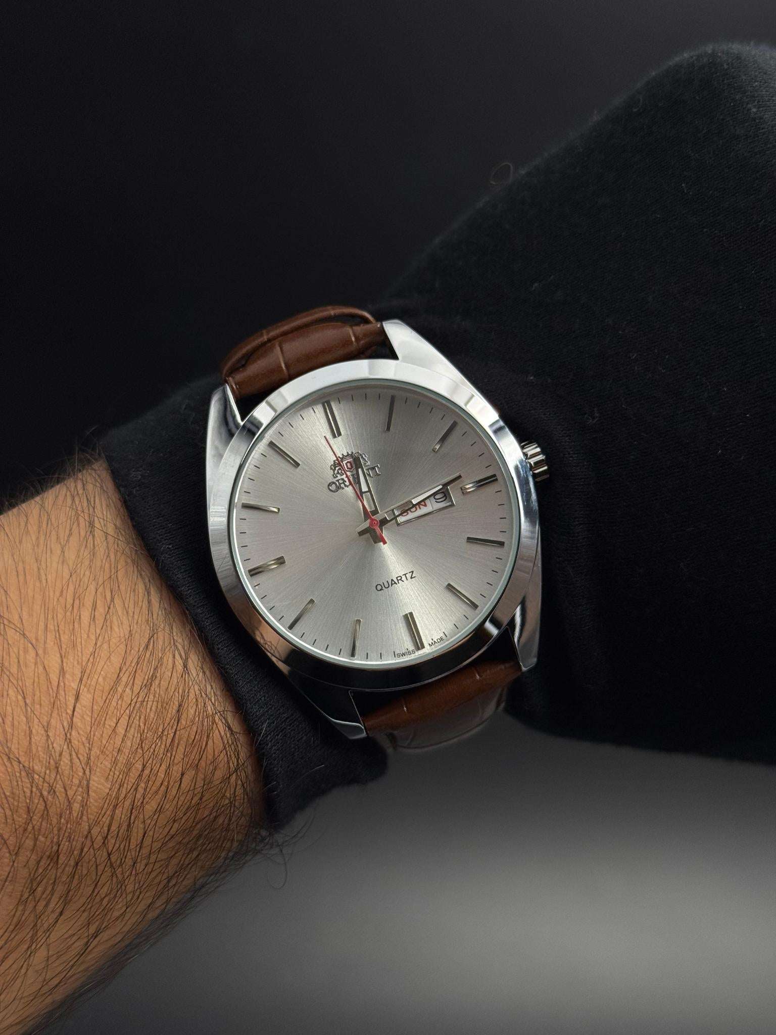 ORNT Clásico 320 Cuero Café Tablero Plateado