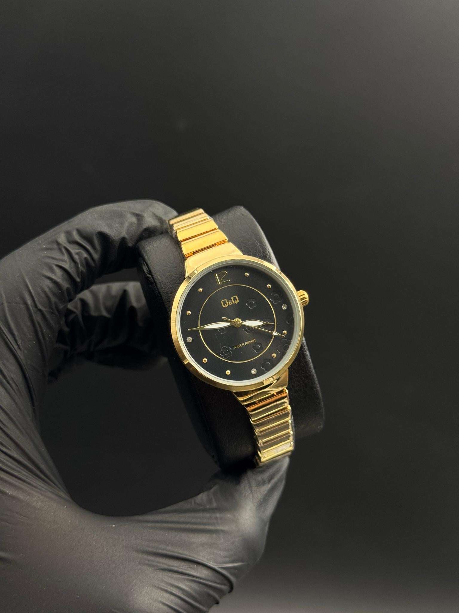 QYQ MUJER FLORES Dorado Tablero Negro