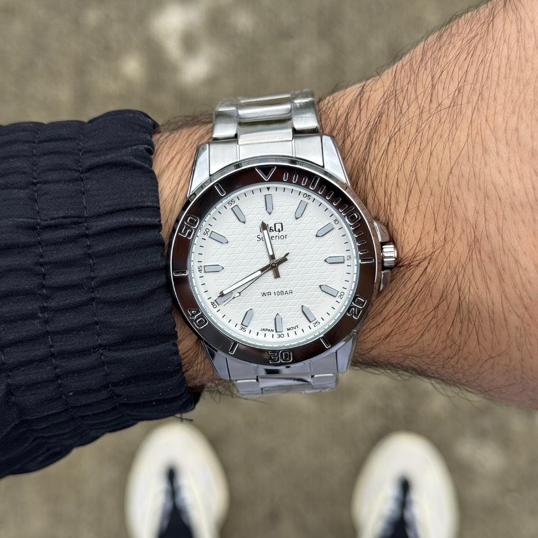 QYQ Hombre 2025 Plano Plateado Tablero Blanco