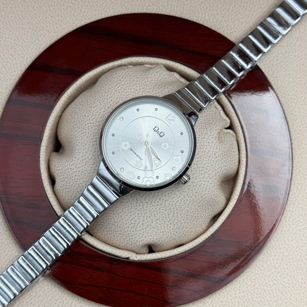 QYQ MUJER FLORES PLATEADO TABLERO PLATEADO