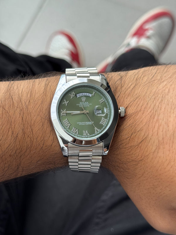 Rlx Roman Liso Plateado Tablero Verde