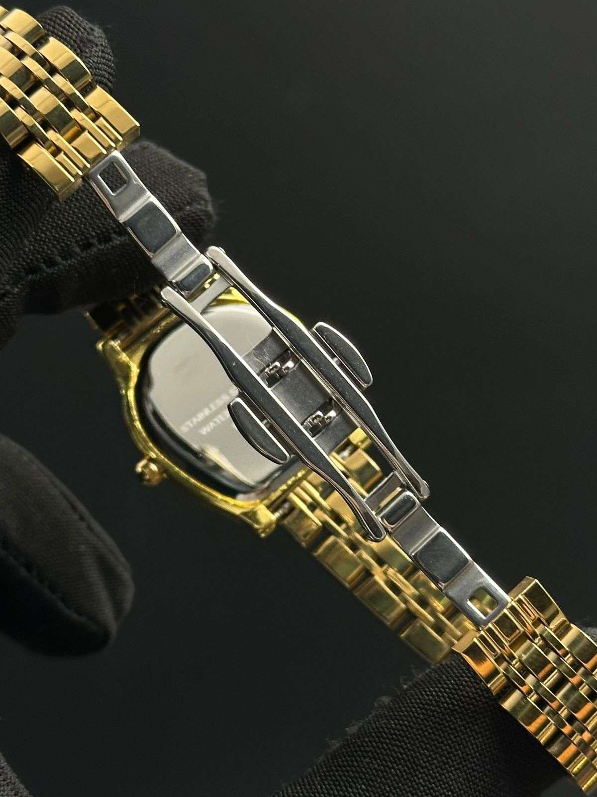 Crtr Mujer Dorado Tablero Plateado