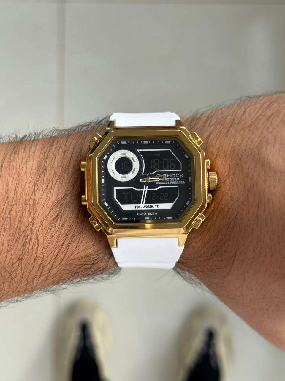 G-Shck Royale Blanco Tablero Negro-Dorado