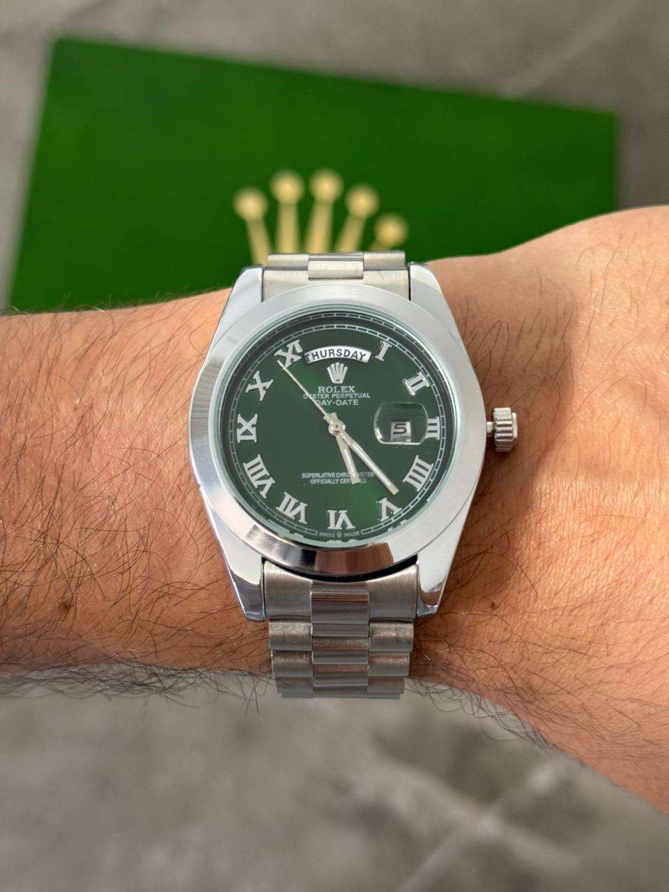 Rlx Roman Liso Plateado Tablero Verde
