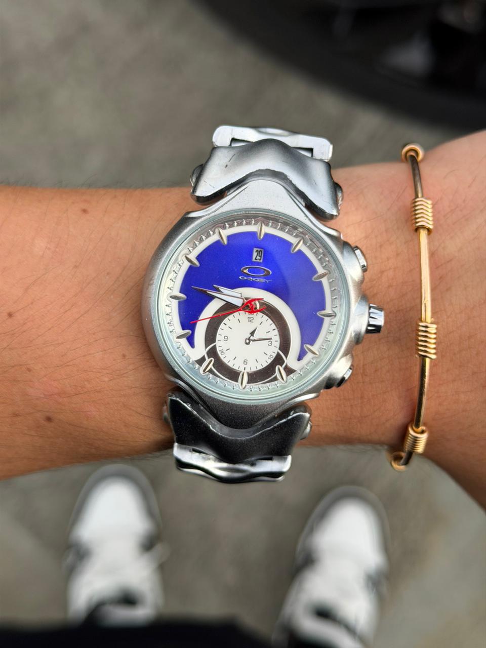 Okey Judge Plateado Tablero Azul Blanco