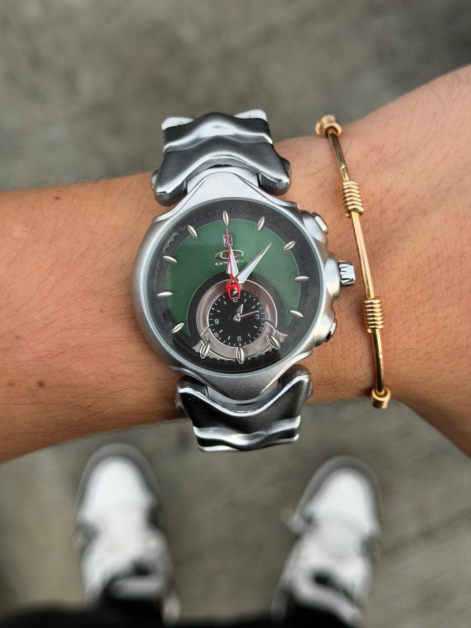 Okey Judge Plateado Tablero Verde Negro