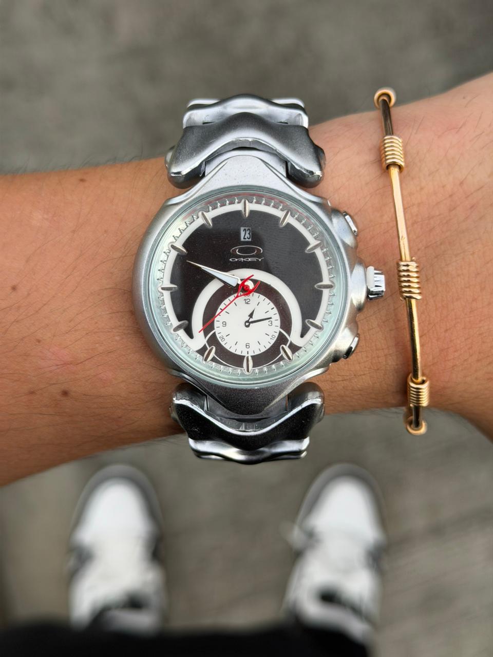 Okey Judge Plateado Tablero Negro Blanco