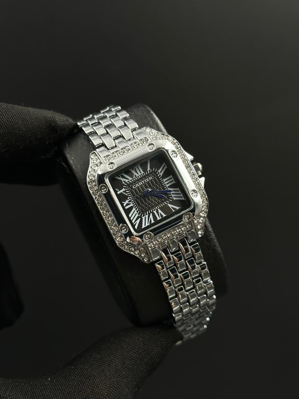 Crtr Mujer Trenzado Plateado Tablero Negro