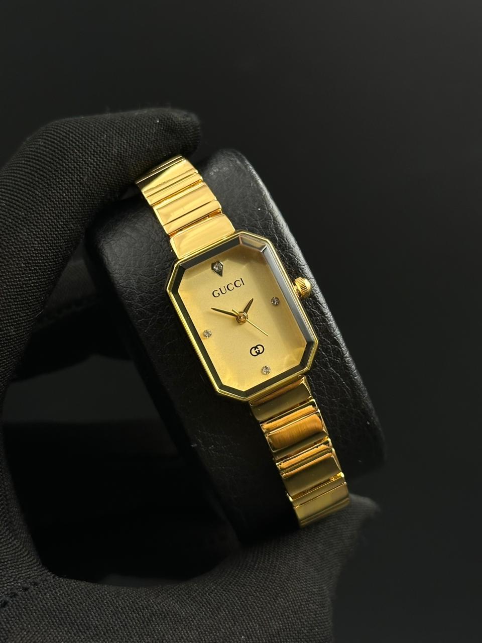 Gcc Mujer Dorado Tablero Dorado