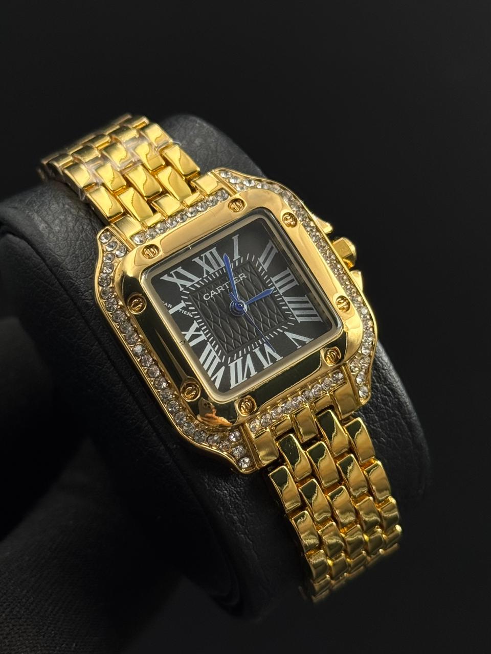 Crtr Mujer Dorado Tablero Negro