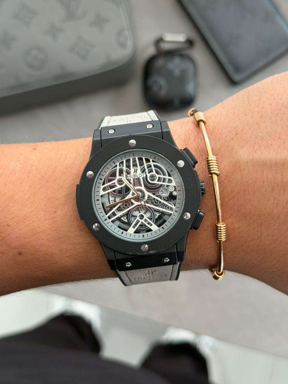 Hblt Luxe Correa Gris Tablero Plateado Negro