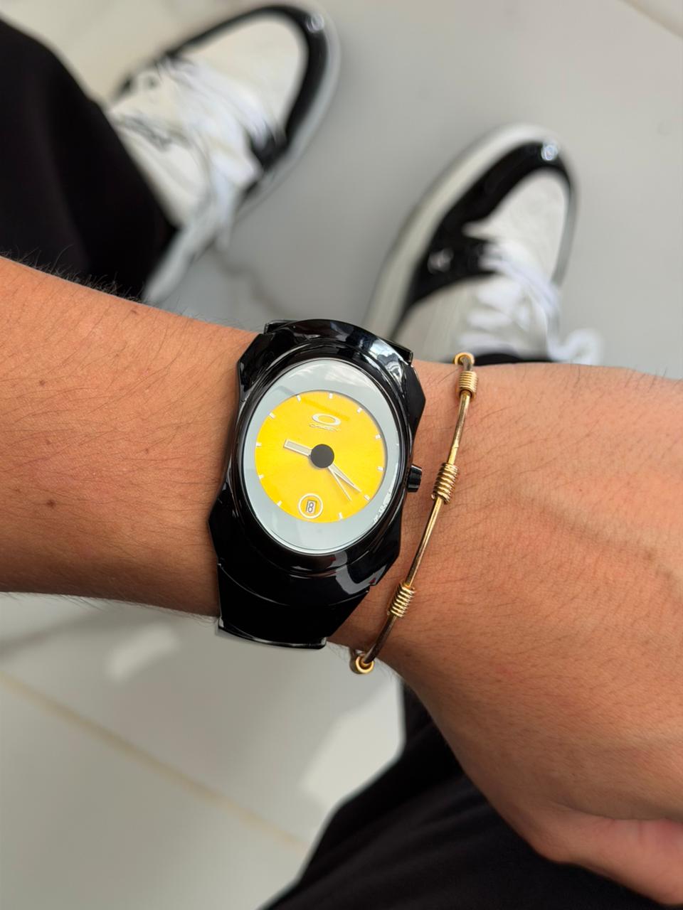 Okl Metalico Negro Tablero Amarillo