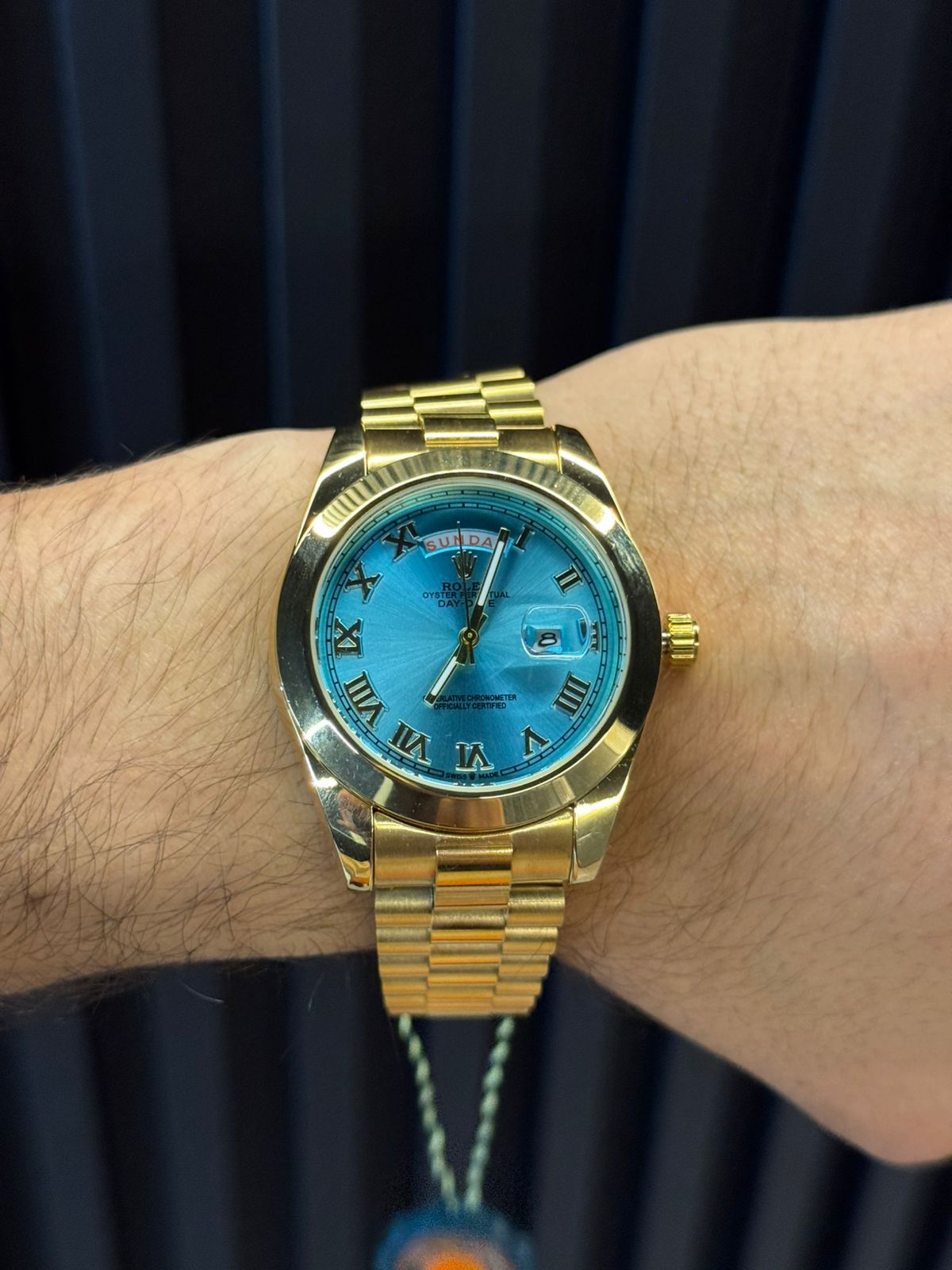 Rlx Roman Liso Dorado Tablero Azul