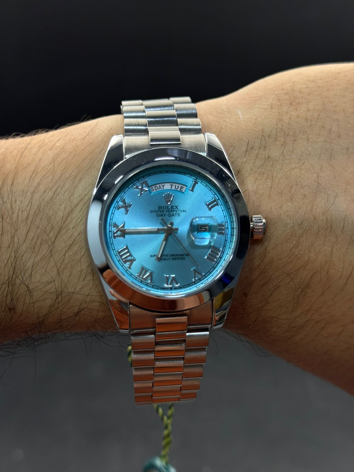 Rlx Roman Liso Plateado Tablero Azul Claro