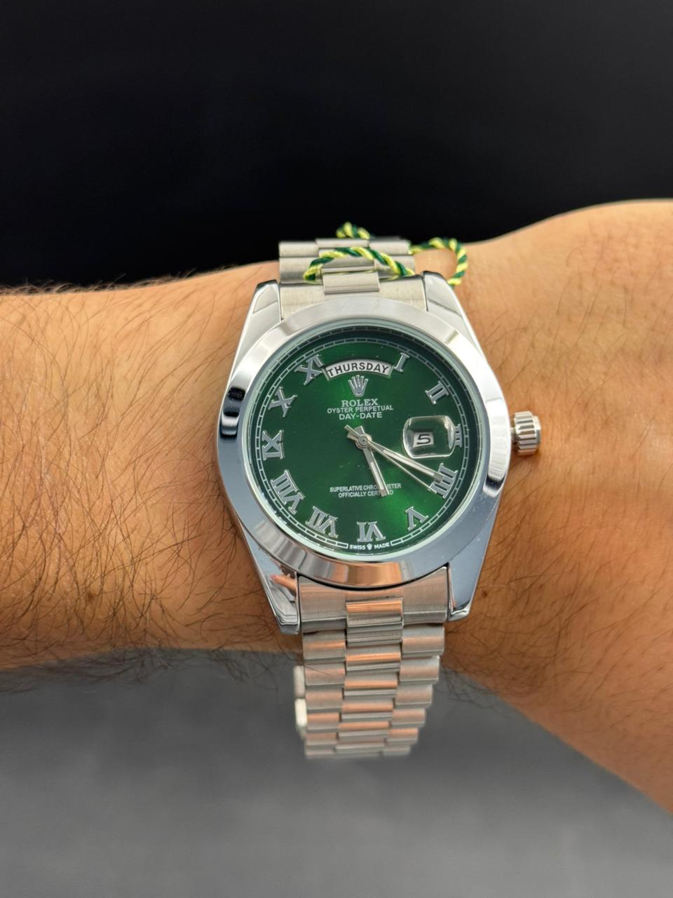 Rlx Roman Liso Plateado Tablero Verde