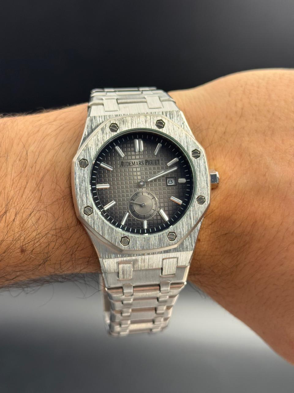 Admrs Royale Metalico Plateado Tablero Gris Oscuro