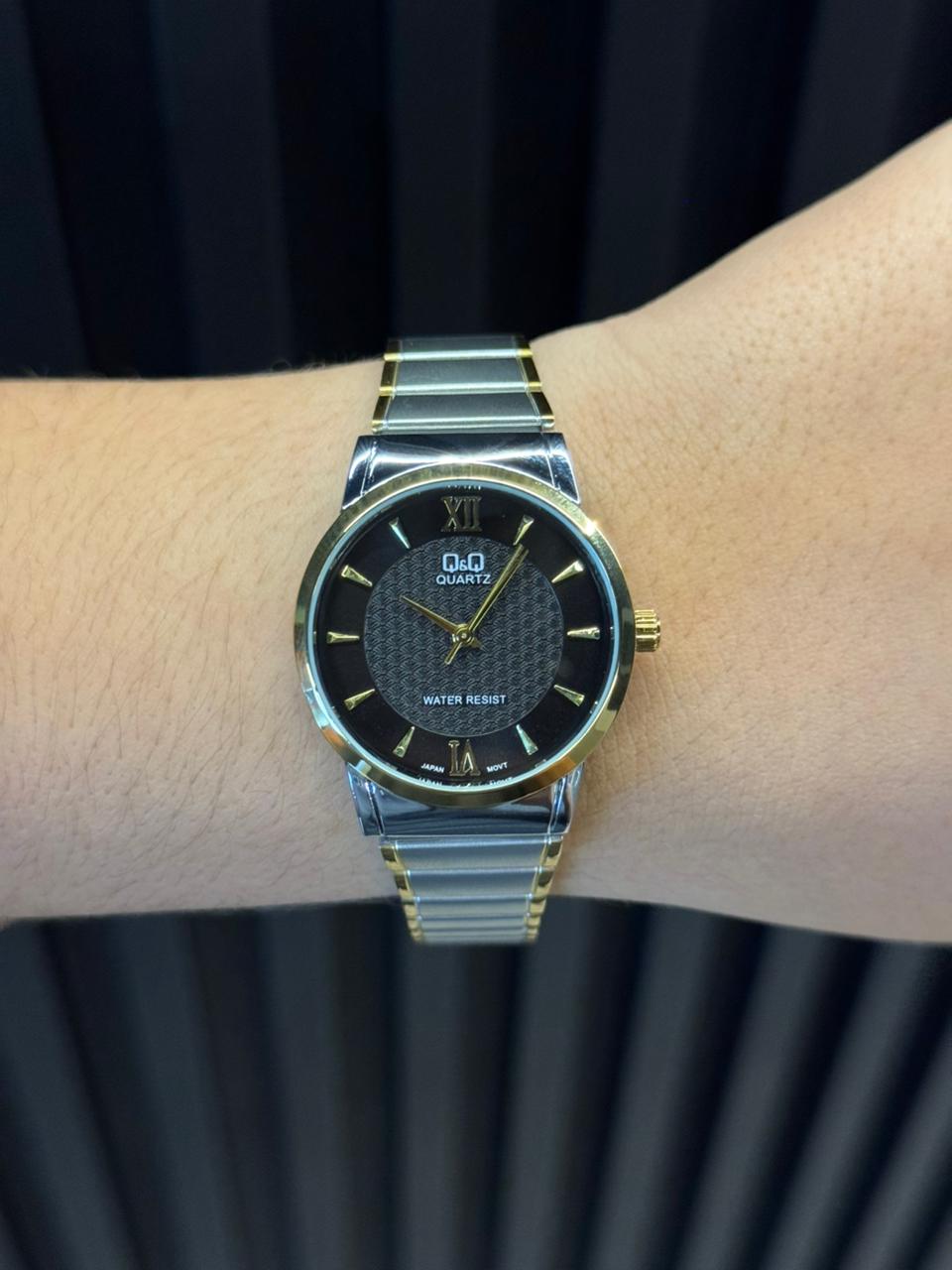 QYQ 2026 Mujer Bicolor Dorado Tablero Negro