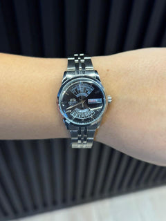 Ornt Calendar Mujer Plateado Tablero Negro