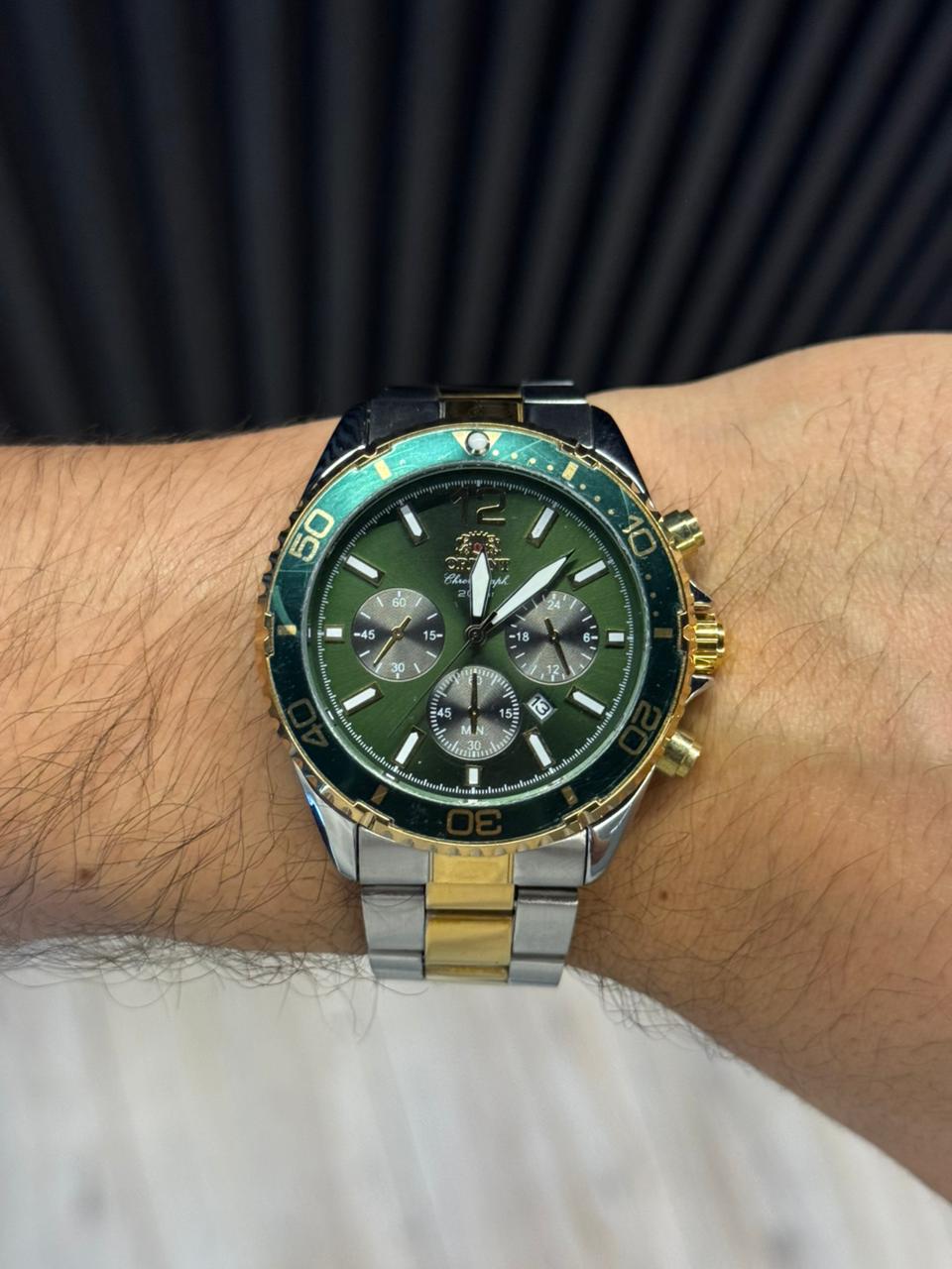 Ornt Mako Crono Bicolor Dorado Tablero Verde