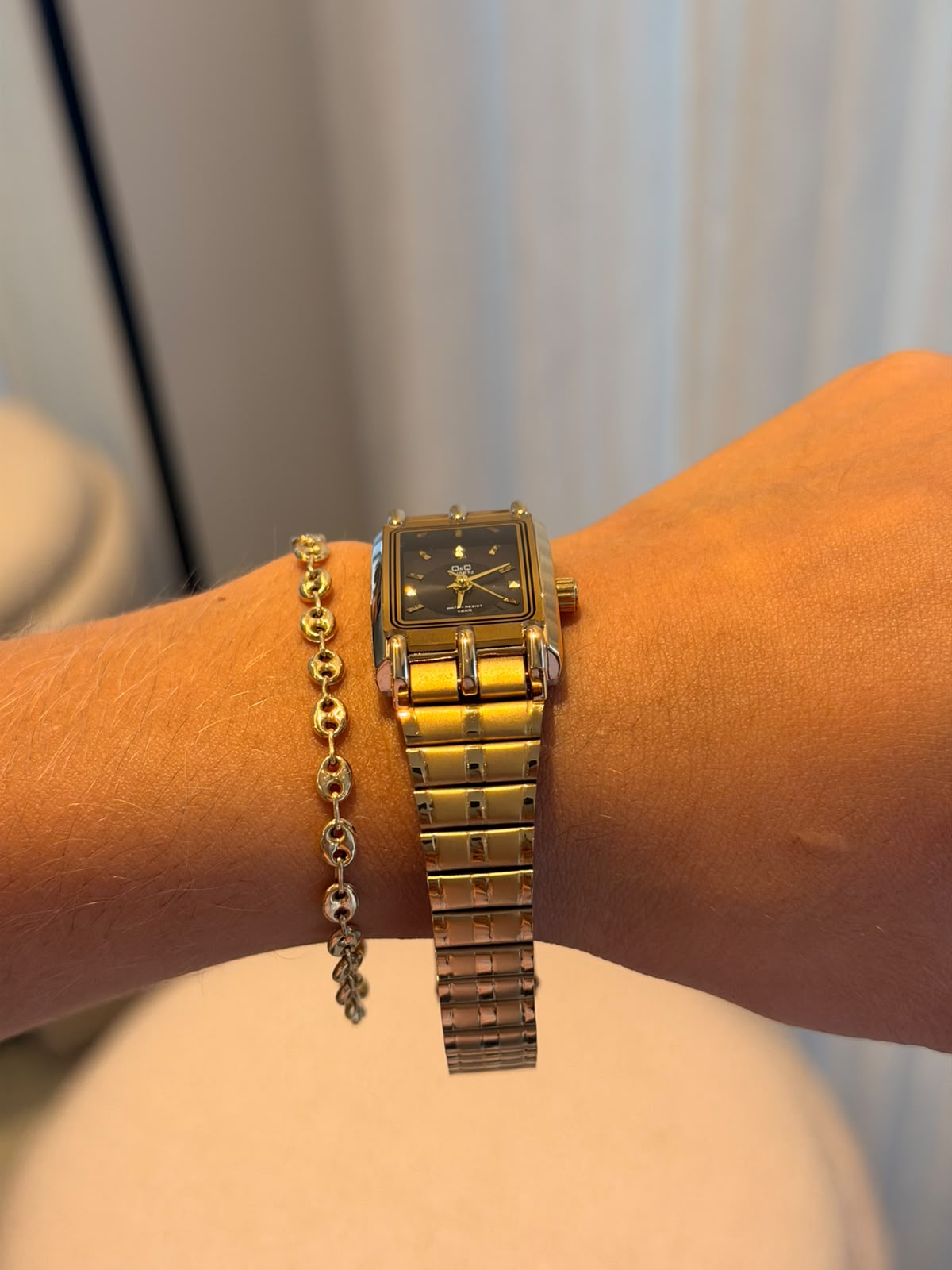 QYQ Gala Mujer Dorado Tablero Negro
