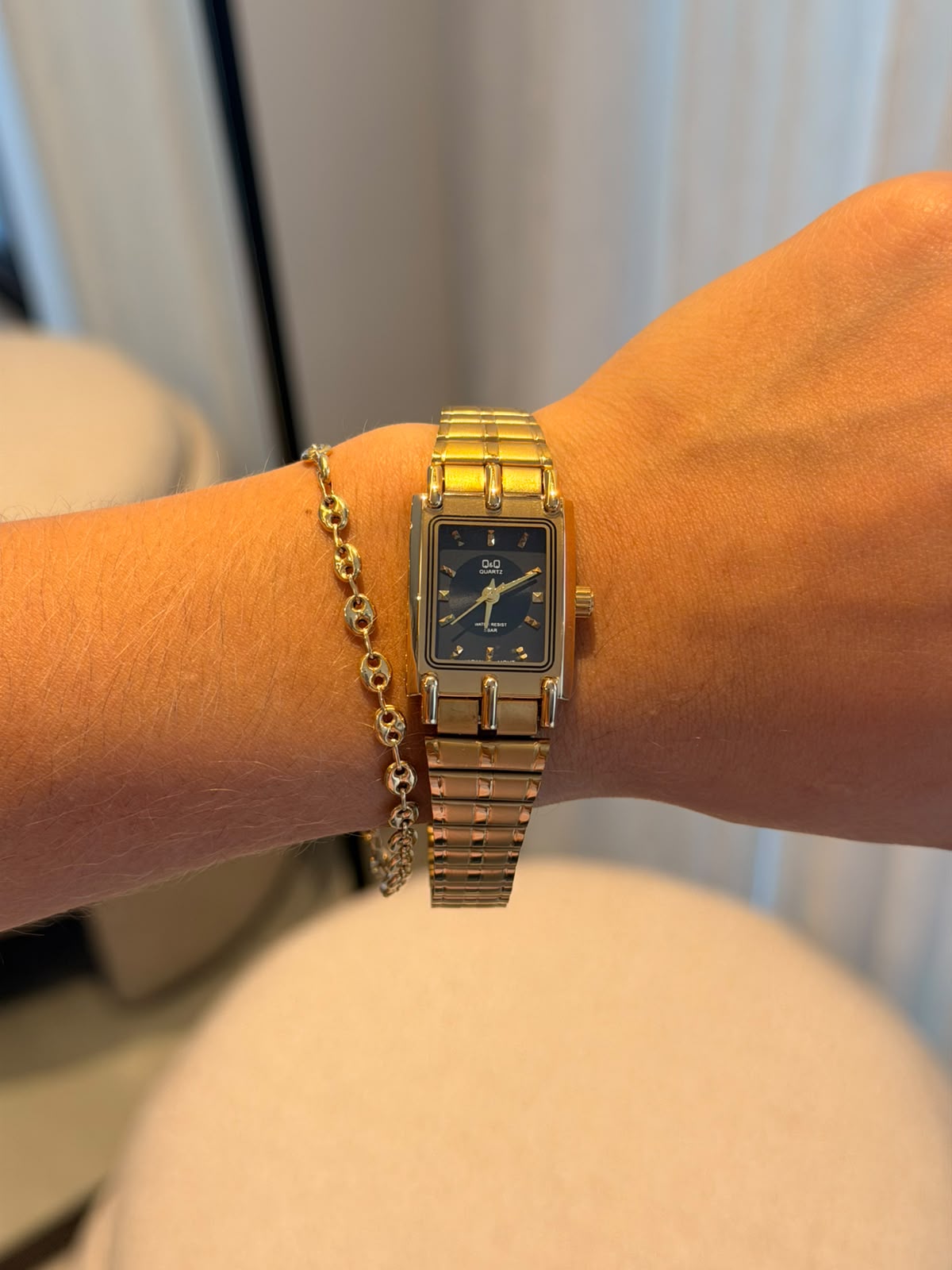QYQ Gala Mujer Dorado Tablero Negro