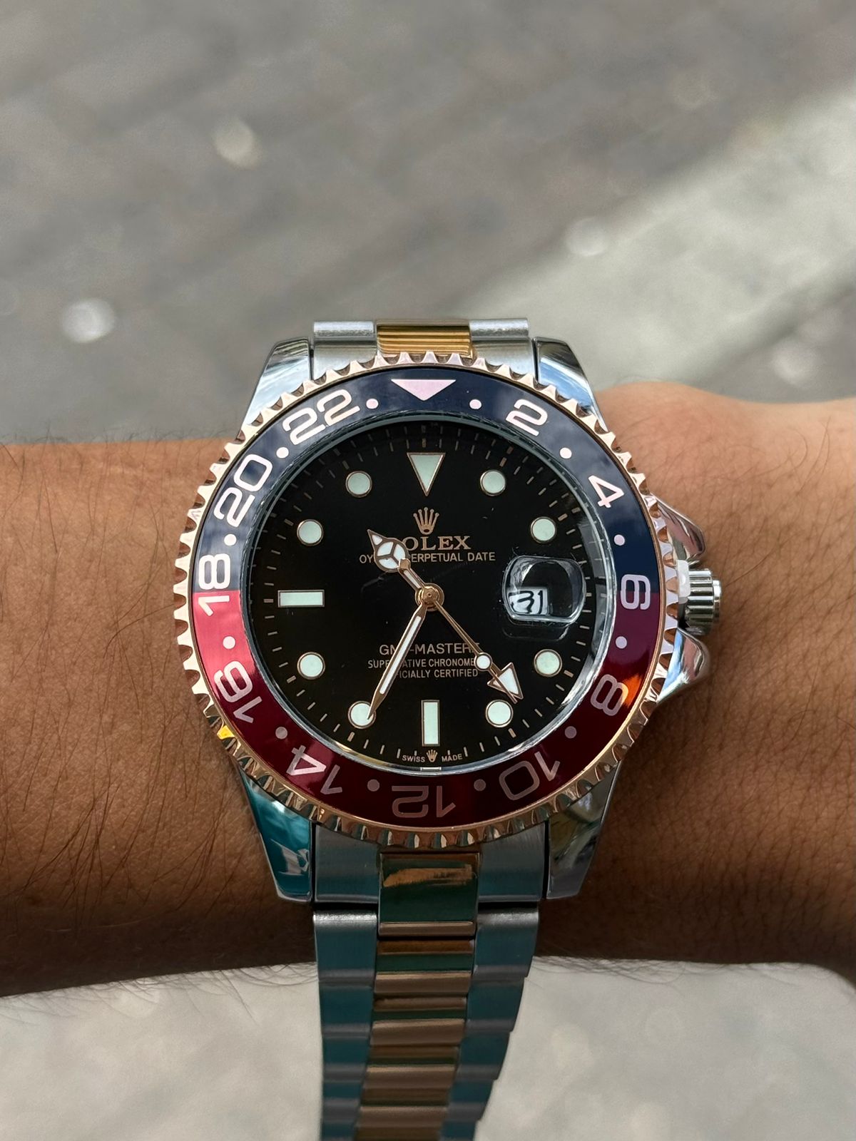 Rlx Gmt 2 Bicolor Dorado Tablero Negro Bisel Rojo Negro