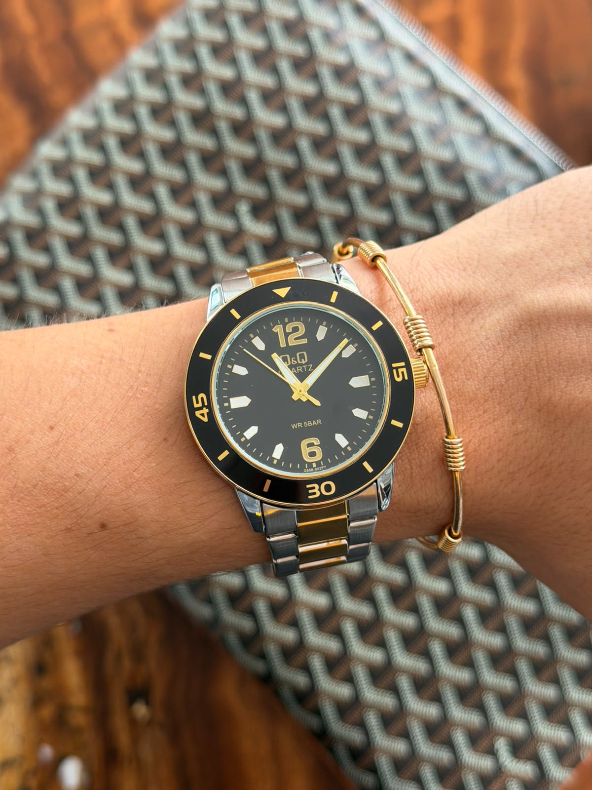 QYQ Aura Bicolor Dorado Tablero Negro