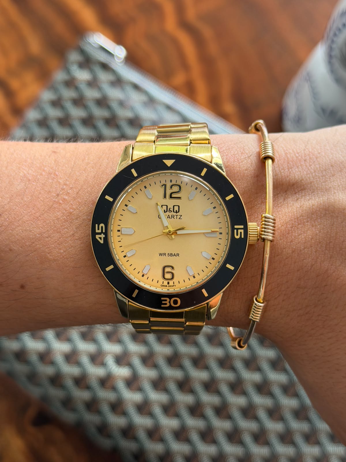 QYQ Aura Dorado Tablero Dorado Negro