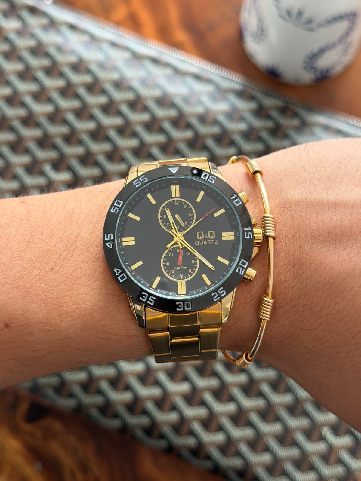 QYQ Crono Dorado Tablero Negro