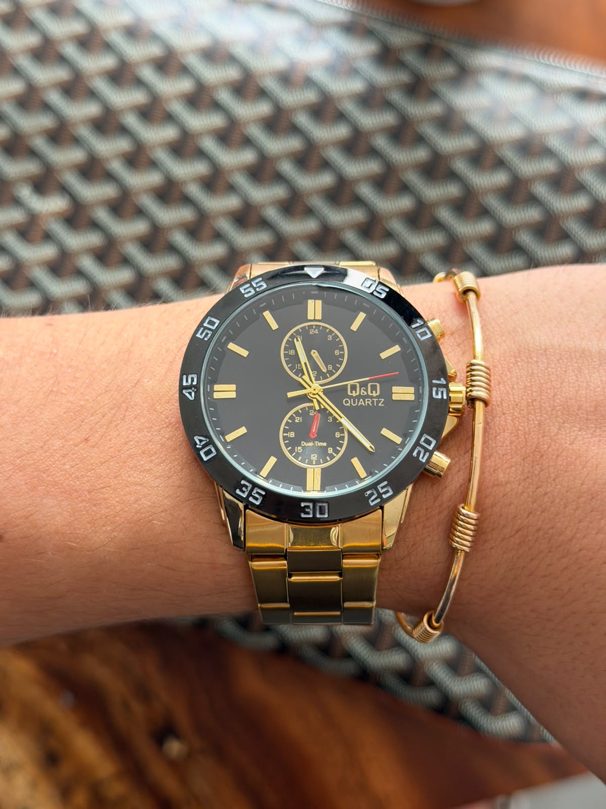 QYQ Crono Dorado Tablero Negro