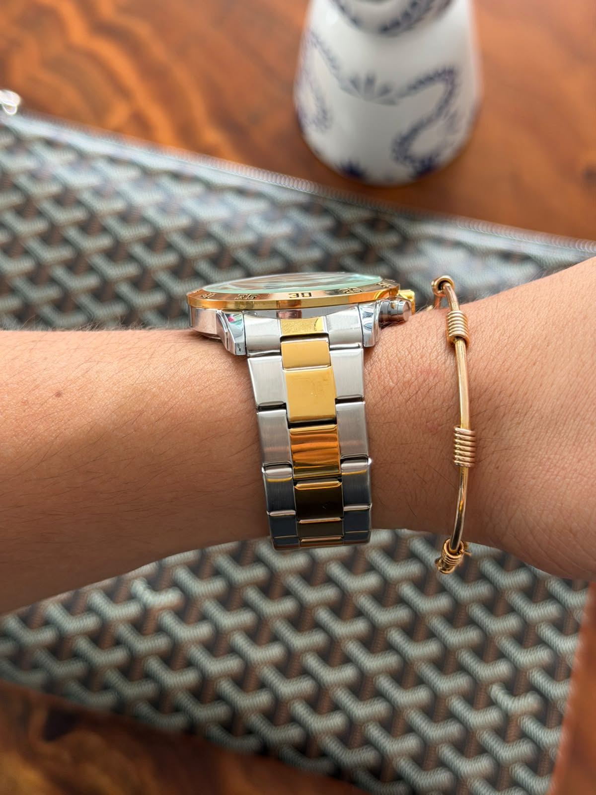 QYQ Crono Bicolor Dorado Tablero Plateado